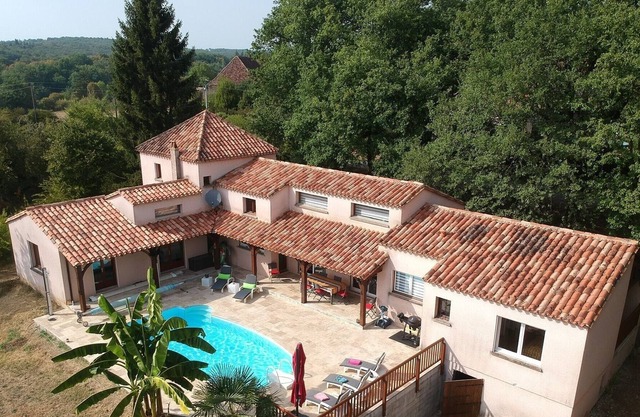 Superb villa with heated pool