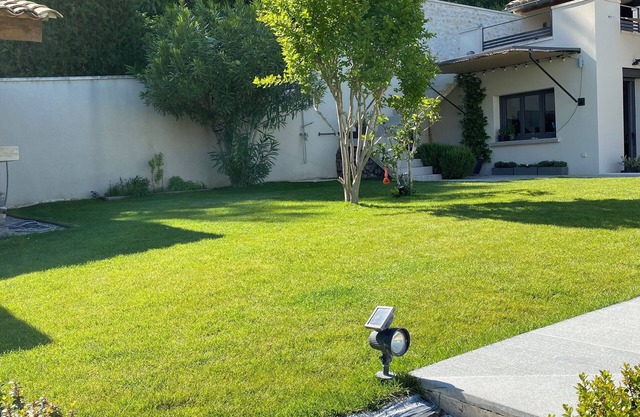Superb house with swimming pool and view of Mont Ventoux