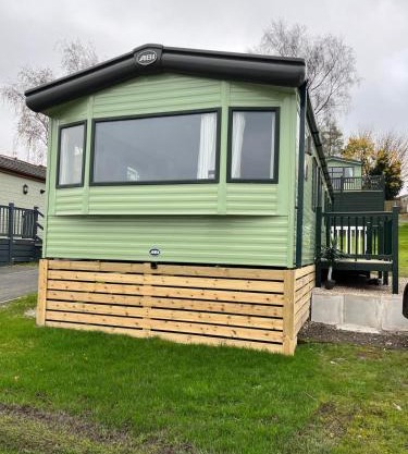 Superb luxury caravan, Todber Valley Holiday Park,