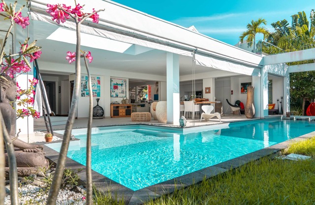 VILLA DE LUJO EXCELENTE A 10 MINUTOS DE LA PLAYA