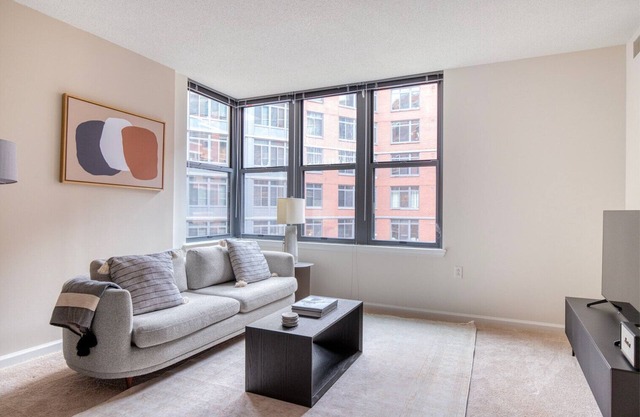 Superb Navy Yard 1BR w/ Rooftop Pool, nr Nightlife, by Blueground