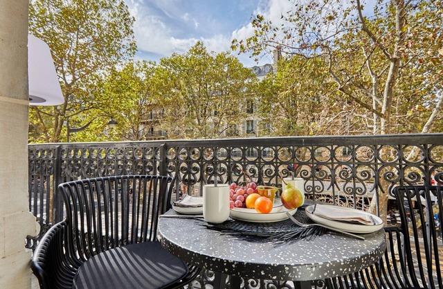 Superb New 1 Bedroom Flat Notre Dame de Paris