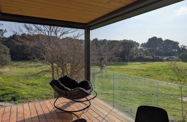 Superb new T2 - 5min from town center - meadow view