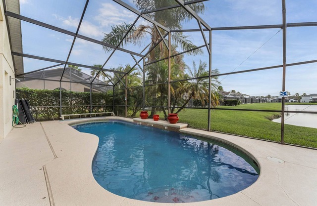 Superb pool villa near Disney