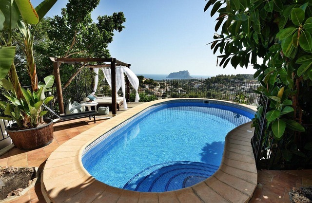 Superb sea view, close to the sea, secure swimming pool, outdoor kitchen, air conditioning, wifi