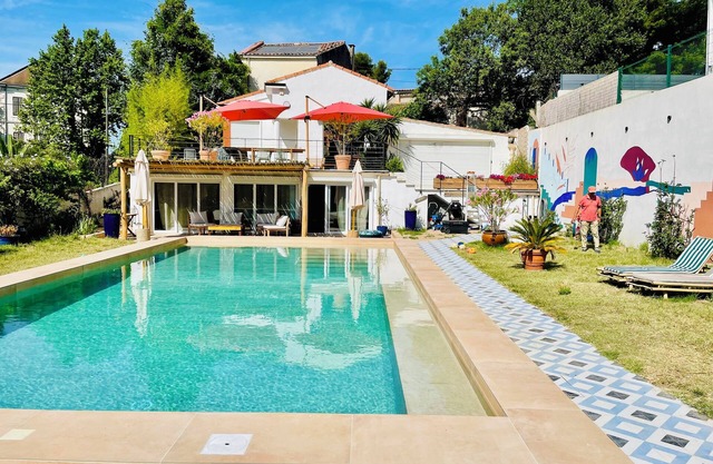 Superb villa with swimming pool in Marseille. The countryside in the city
