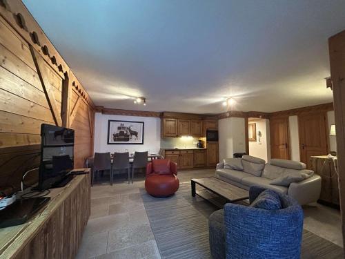 Superbe Appartement 4P 6 Pers avec Piscine et Parking à Méribel - FR-1-180-598