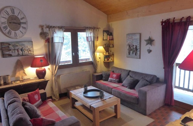 Superbe chalet 10 pers avec terrasse, jardin et parking à 2 min des pistes – Montchavin - FR-1-329-87