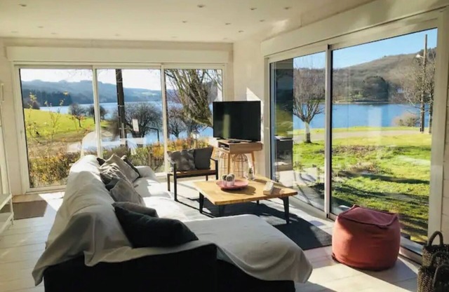 Superbe Maison en Bord de lac de la Raviege