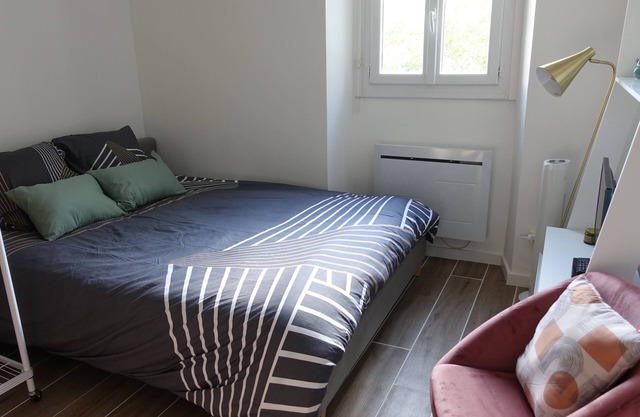 Superbe Studio Neuf au Cœur des Carmes - Elegance & Comfort