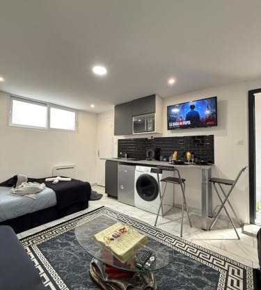SUPERBE STUDIO PROCHE PARIs