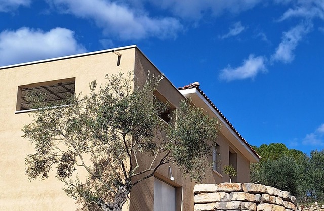 Superbe Villa Neuve et Belle Piscine au Pied des Cévennes !