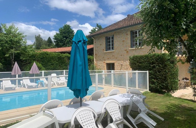 Superbe Villa Piscine Le Céladore de Sarlat Climatisé, 7 Min à pied du Centre