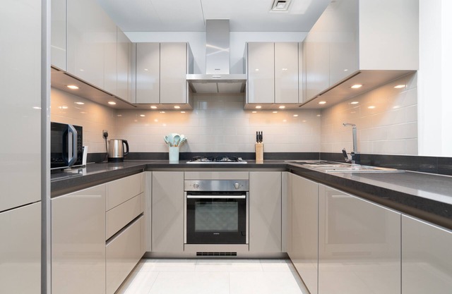 SuperHost - Spacious Apartment With Balcony In Sobha Hartland