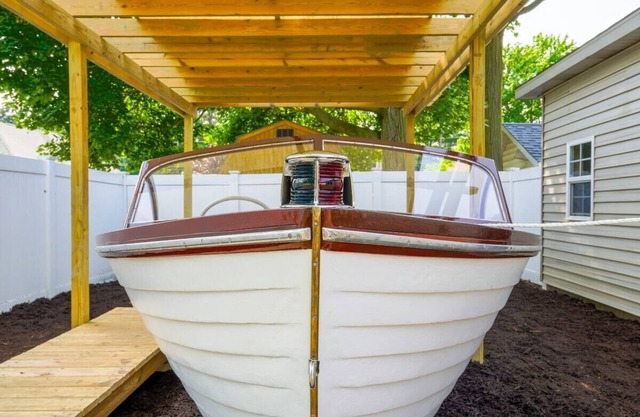 Superior 21 Properties · 1955 Chris Craft Backyard! South Haven 3bd3bth