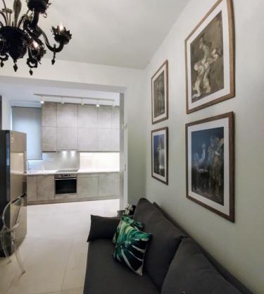 Superior Central Apartment sleeps up to 5