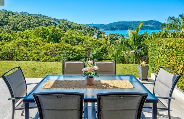 Superior Poinciana 011 on Hamilton Island