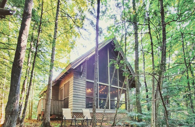 Superior Sanctuary: Refined Rustic in the Woods by the Beach, Trails