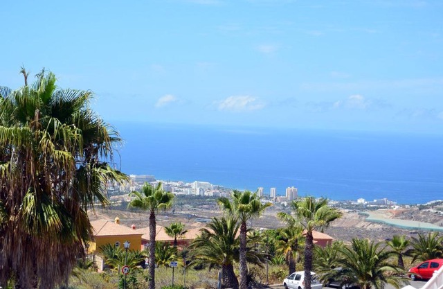 Superlative apartment with spectacular ocean views
