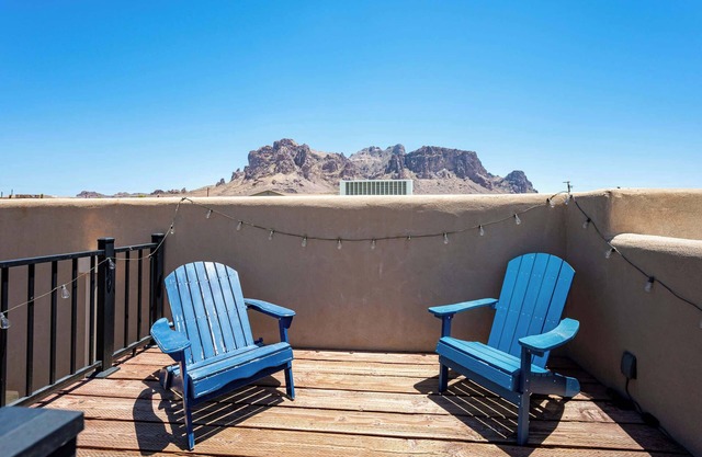 Spacious 3BR Retreat - Mtn Views & BBQ