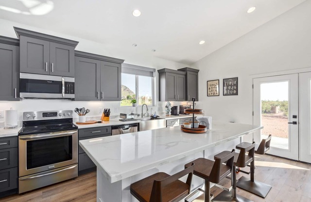 Superstition Mountains Modern Getaway