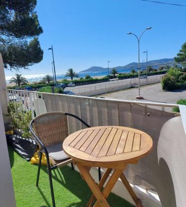 Sur la plage, super studio avec vue sur la mer
