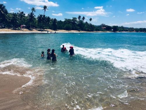 Surf Beach Apt 201- One block from the beach