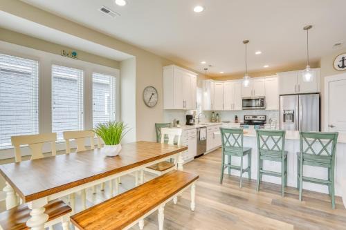 Surf City Home with Outdoor Shower Walk to Beach!