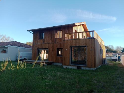 Surf familial house