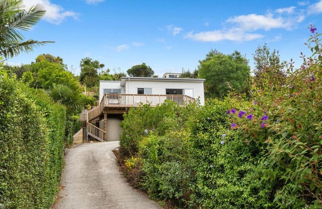 Surf Munro - Ngunguru Holiday Home