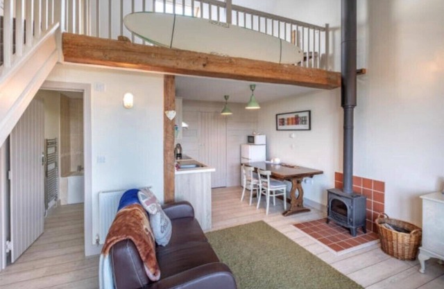Surf Shack - Impeccable 1-Bed Cottage in Shorwell