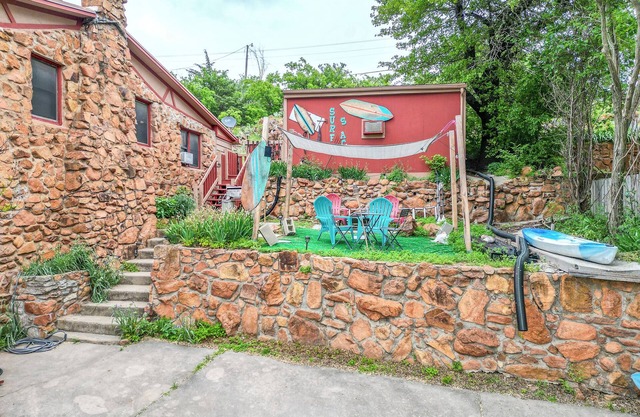 Surf Shack - Unique stay, Rusty little cabin with all the modern amenities!