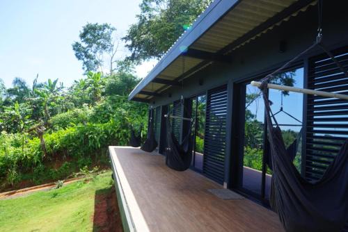 SurfAsana Lodge