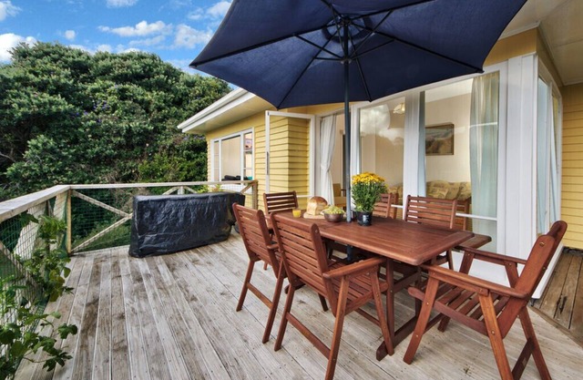 Surfer's Sunshine Cottage - Casa de vacaciones Piha