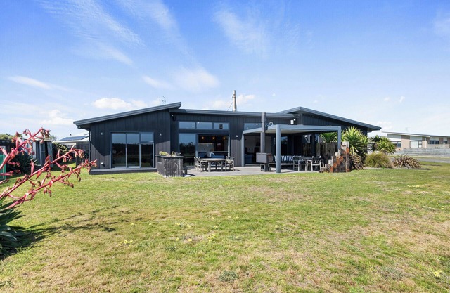 Surfing Fox - Foxton Beach Holiday Home