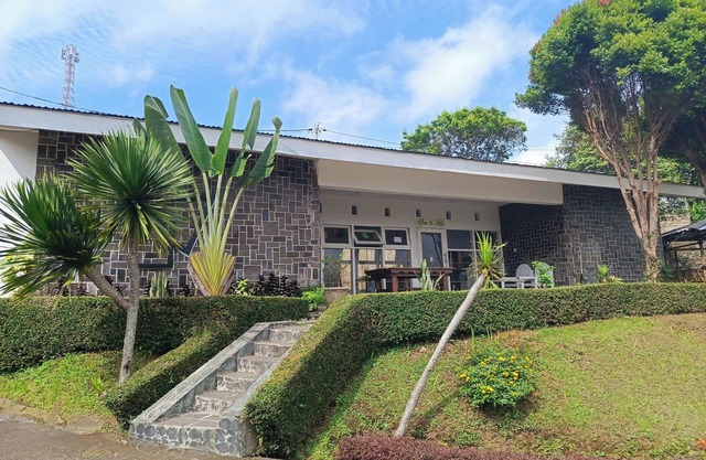 Surga Family House