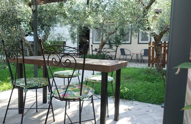 Surrounded by greenery 10 minutes from the sea (Casa Viola)