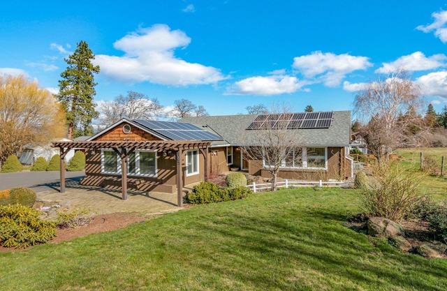 Surround Yourself With The Farm Land But Close to Town, Quiet, Peaceful, Idyllic!