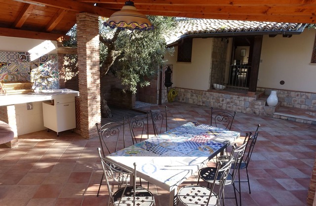 Rodeado de vegetación cerca del mar (cabaña Rosa)