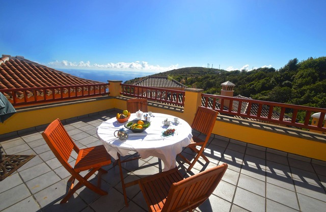 Rodeada de huertos y cerca de Santa Cruz de La Palma