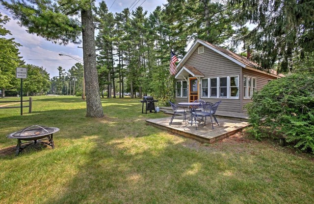 Suttons Bay Bayview Cottage with Deck and Gas Grill!