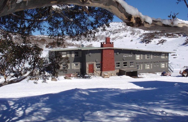 Swagman Chalet