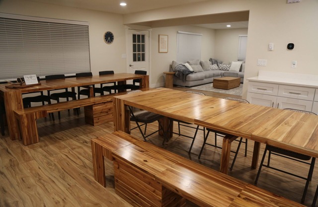 Swan Creek Haven - pickleball court! 2mi from Marina! 7 bed 4 bath sleep 32