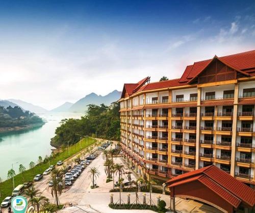 Swan Lake Hotel