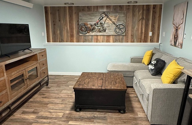 Fabulous family friendly 2-bedrooms upstairs in Peyton Pines community.