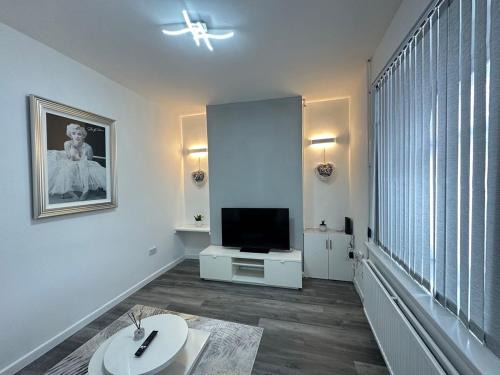 Swansea Central 3BR Family & Group Stay