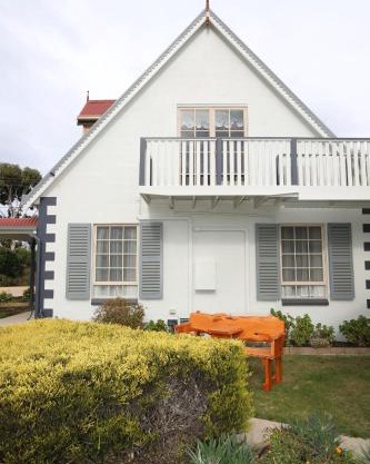 Swansea Cottages & Lodge Suites