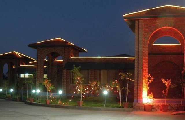Swapanlok Farms And Resorts
