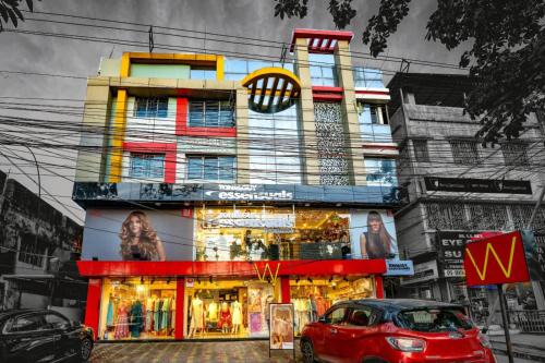 Swarna Biroti Kolkata - 20 mins Airport 7 mins metro 0 mins bus stop