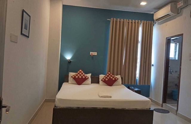 Swastik inn